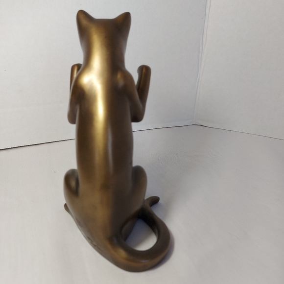 O. Tupton Signed Solid Bronzed Playful Cat Figurine - Picture 3 of 5